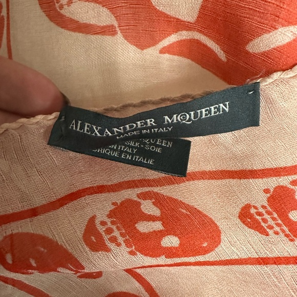 Alexander McQueen skull scarf - Picture 3 of 4